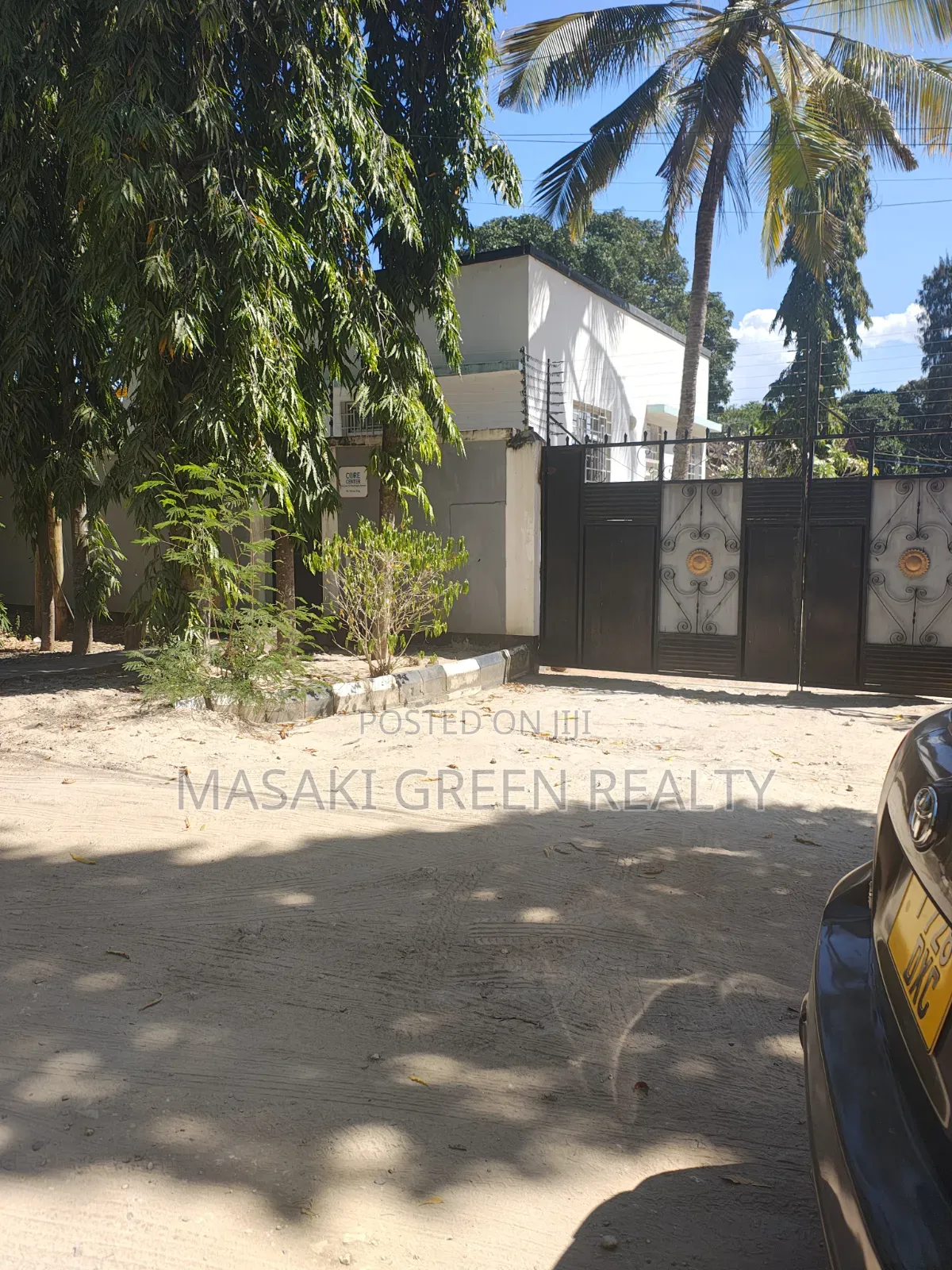 3bdrm House in Nyalali Rd, Msasani for sale in Msasani