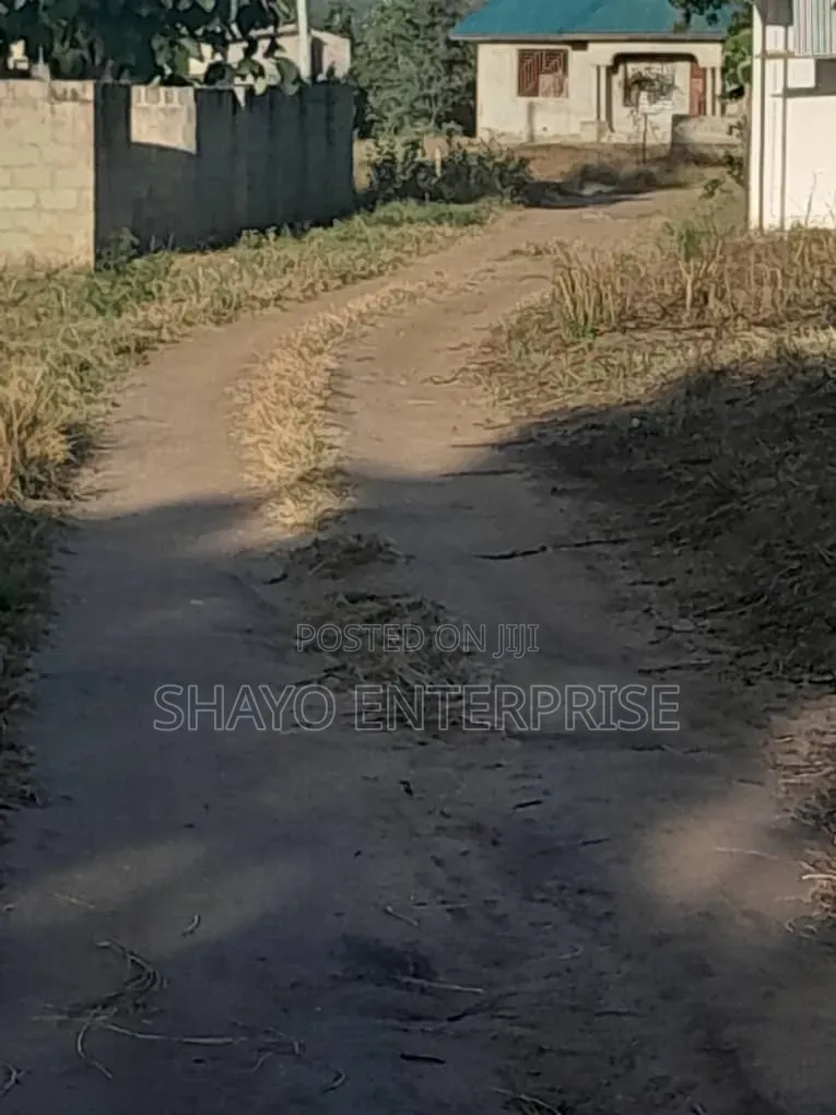 Kiwanja Kinauzwa Mabwepande Hospital in Bunju