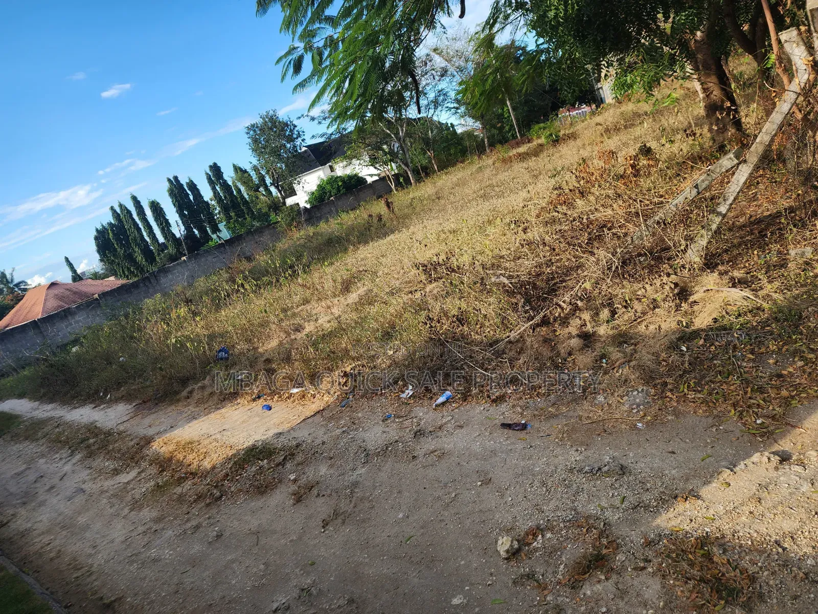 Plot Area SQM 1300 for Sale at Madale in Goba