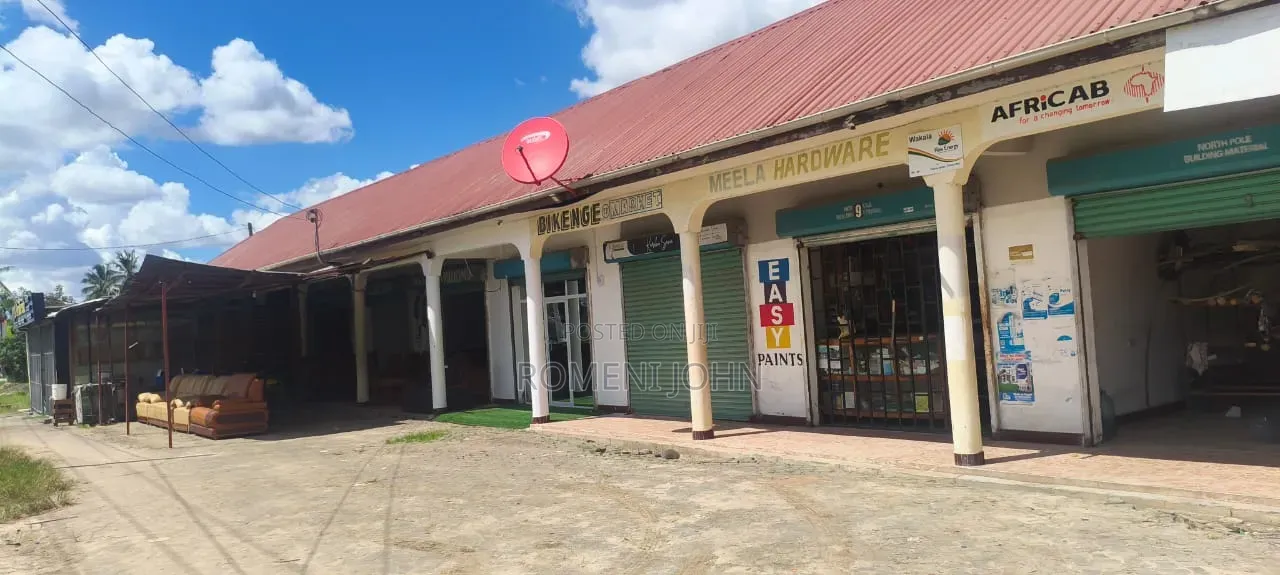 Fremu 11+eneo Sqmita 2600/Kibiashara, Zinauzwa Pugu Kigogo in Ilala