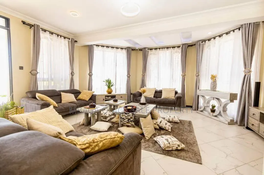 4bdrm House in Msasani for sale in Msasani