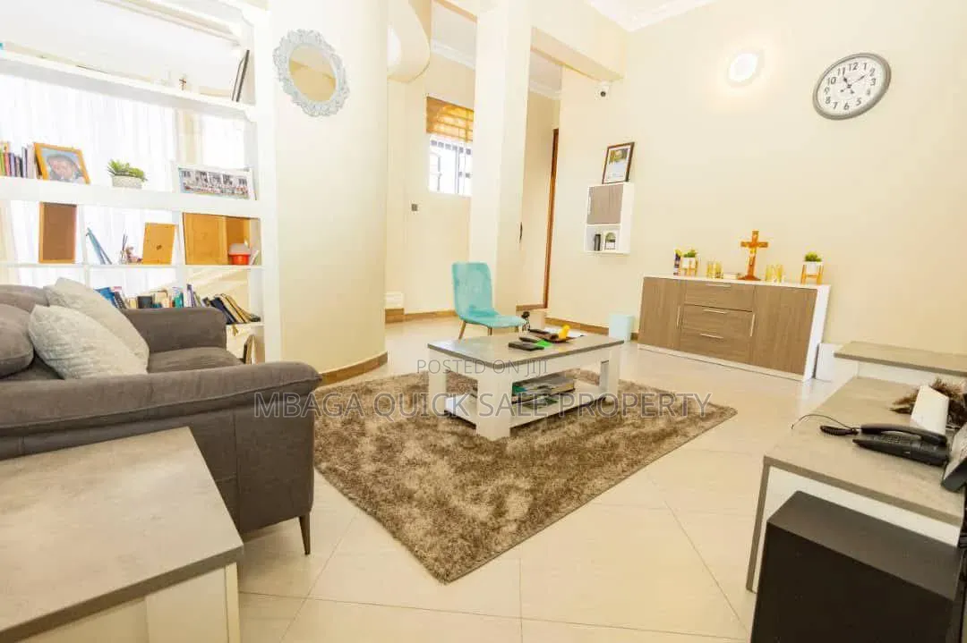 4bdrm House in Msasani for sale in Msasani