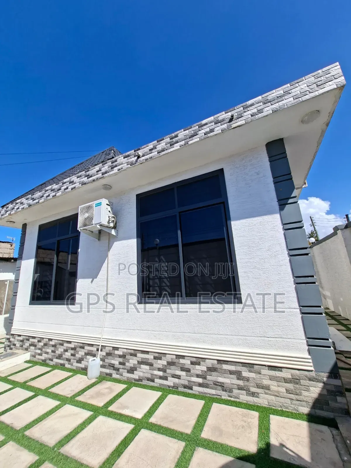 3bdrm House in Makumbusho, Kinondoni for sale in Kinondoni