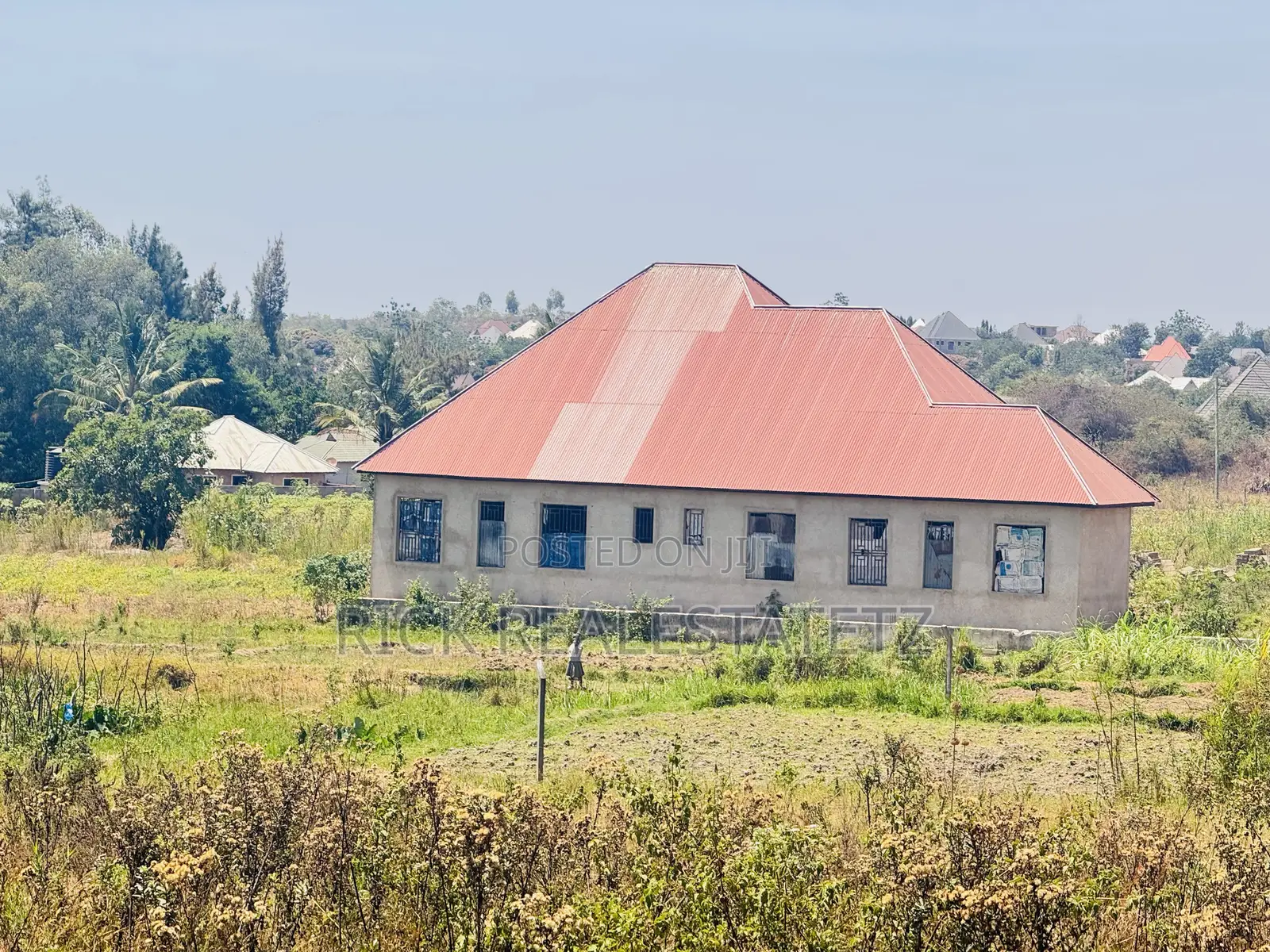 Kiwanja Cha SQM 1,104 Kinauzwa Buswelu Wilayani in Buswelu