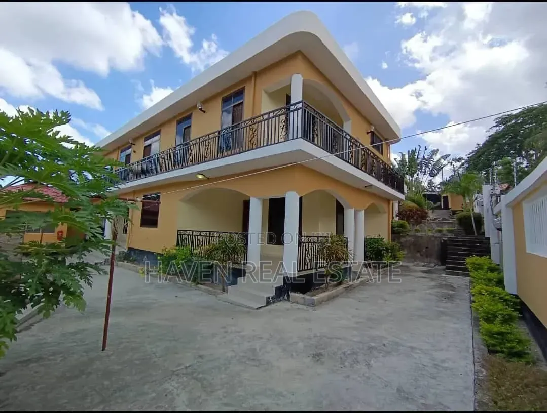 6bdrm House in Mbezi for sale in Mbezi