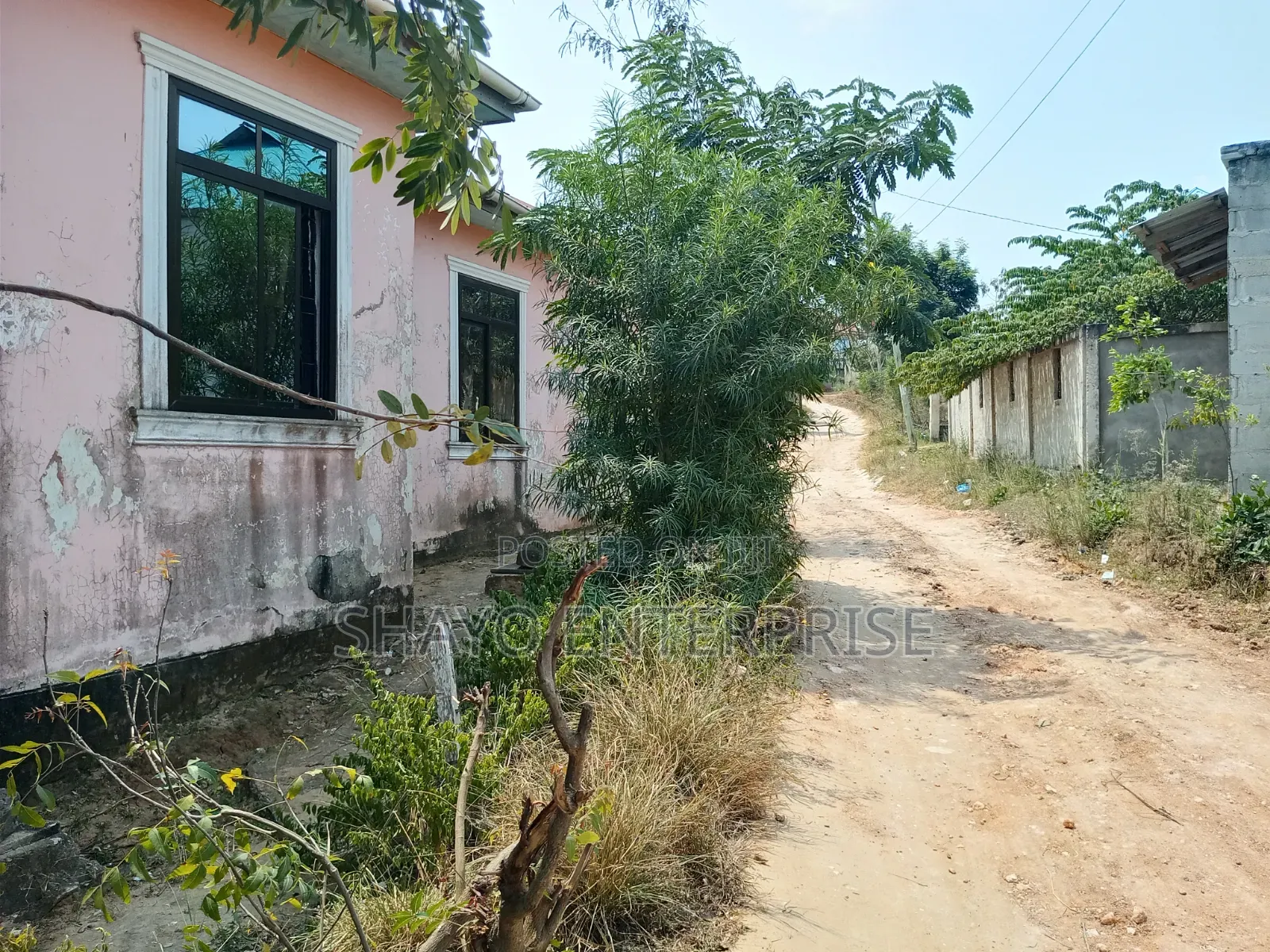 Kiwanja Kinauzwa in Goba