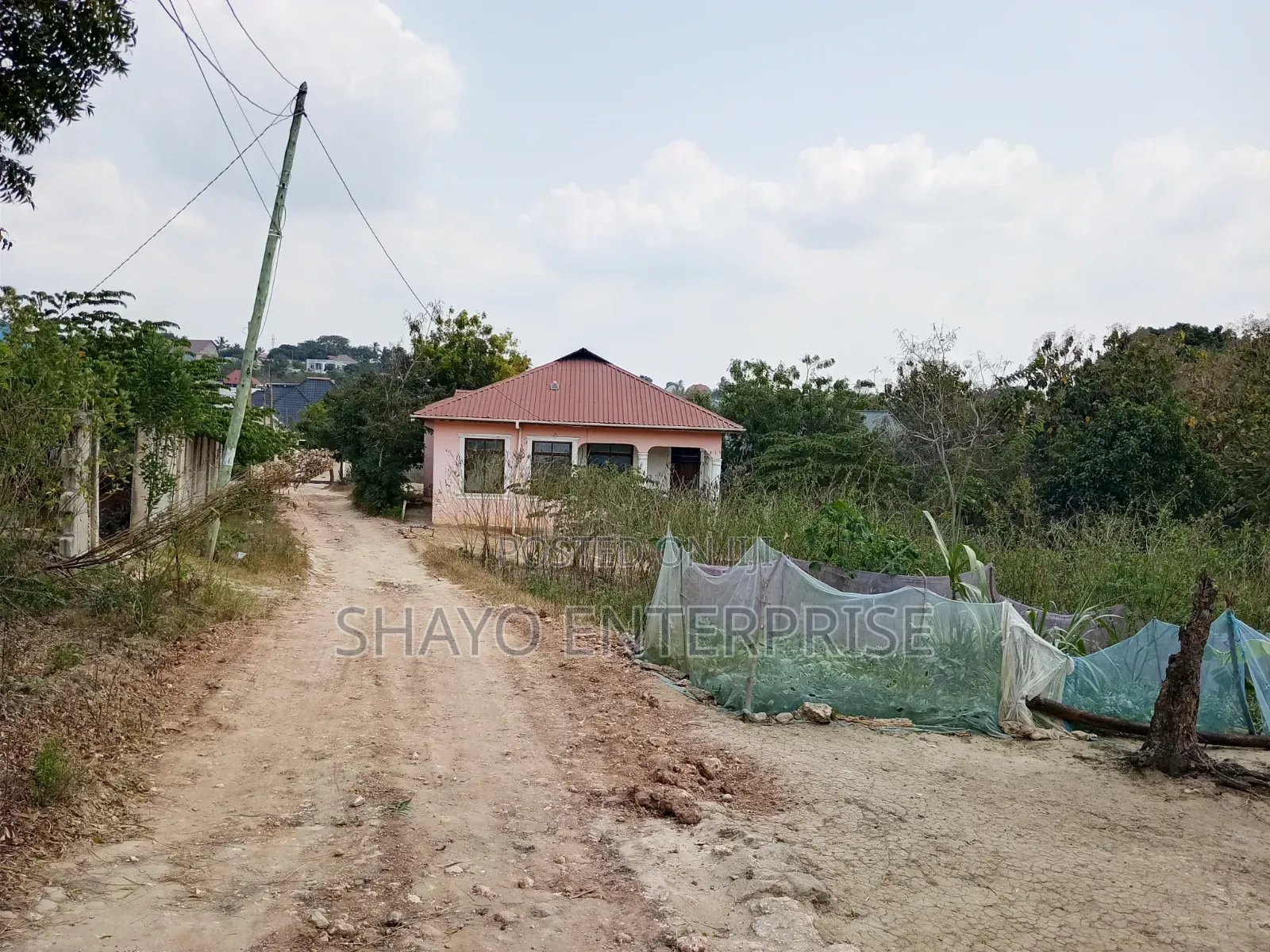 Kiwanja Kinauzwa in Goba