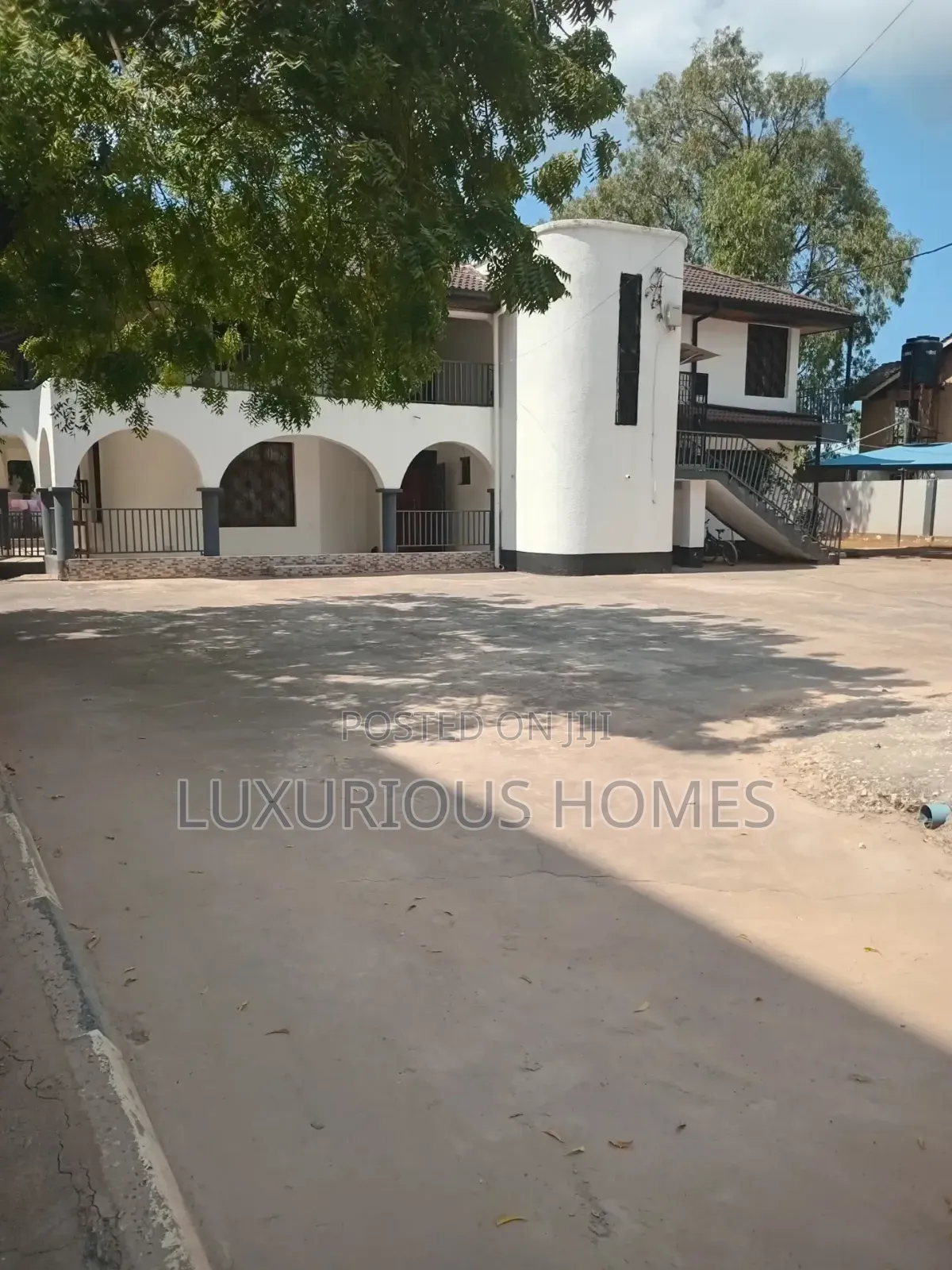 Furnished 9bdrm House in Mikocheni for rent in Mikocheni