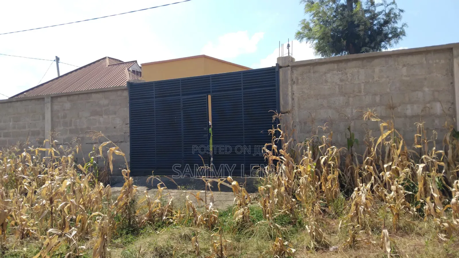 Kiwanja Kinauzwa Chini Ya Uswahilini Arusha in Arusha Chini