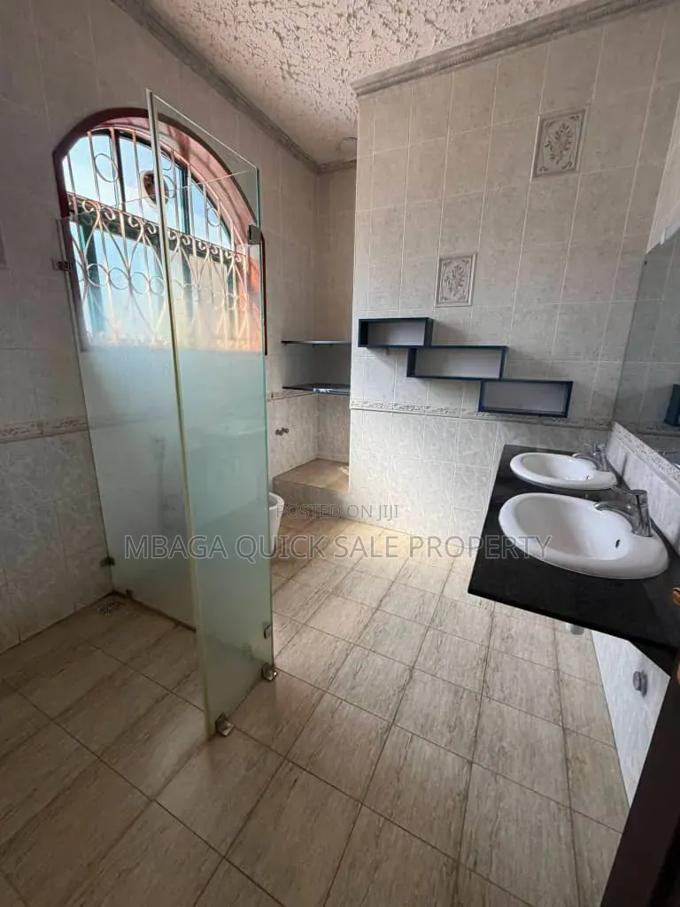 Furnished 4bdrm Villa in Masaki for rent in Masaki