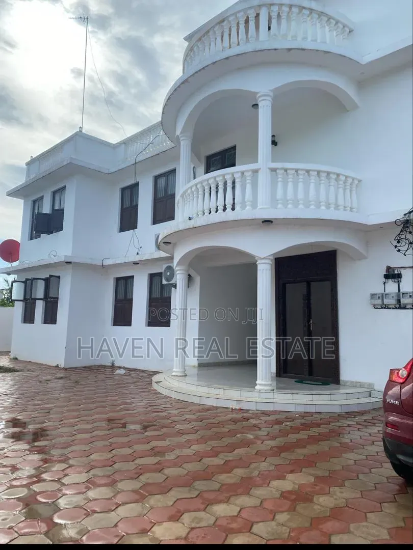 Furnished 4bdrm House in Mjini for rent in Mjini
