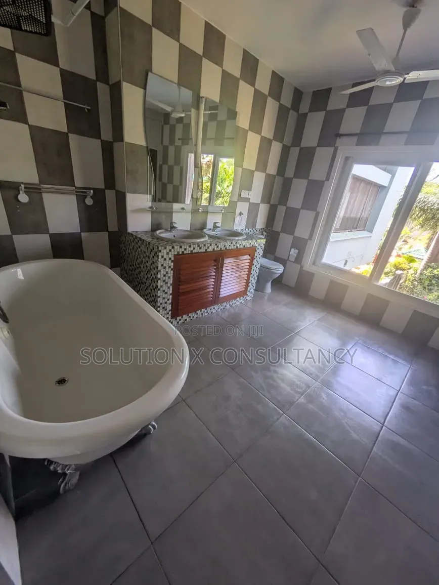 Furnished 4bdrm Villa in Masaki for rent in Masaki