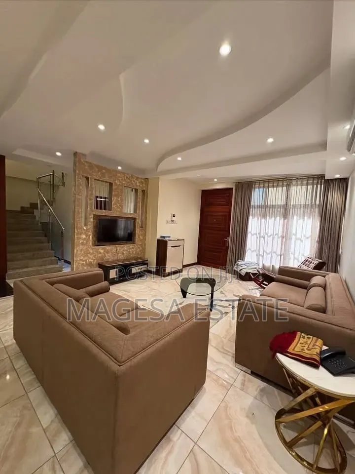 Furnished 3bdrm Villa in Ada Estate for rent in Ada Estate