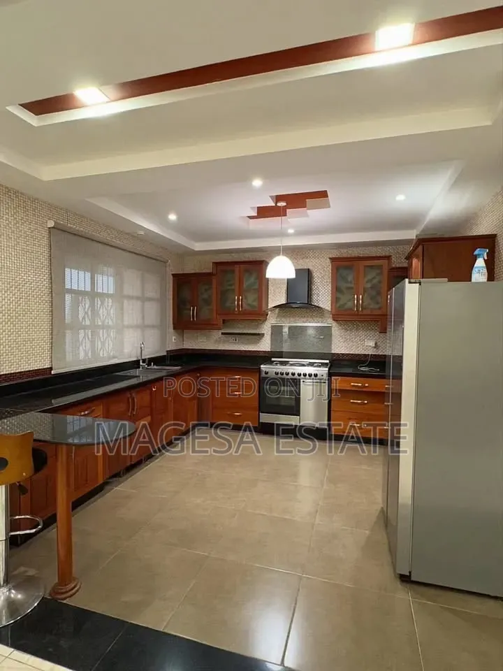 Furnished 3bdrm Villa in Ada Estate for rent in Ada Estate