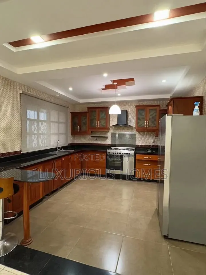 Furnished 3bdrm Villa in Ada Estate for rent in Ada Estate