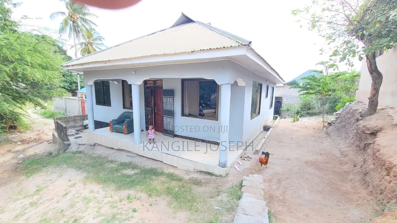 3bdrm House in Malamba Mawili, Mbezi for sale in Mbezi