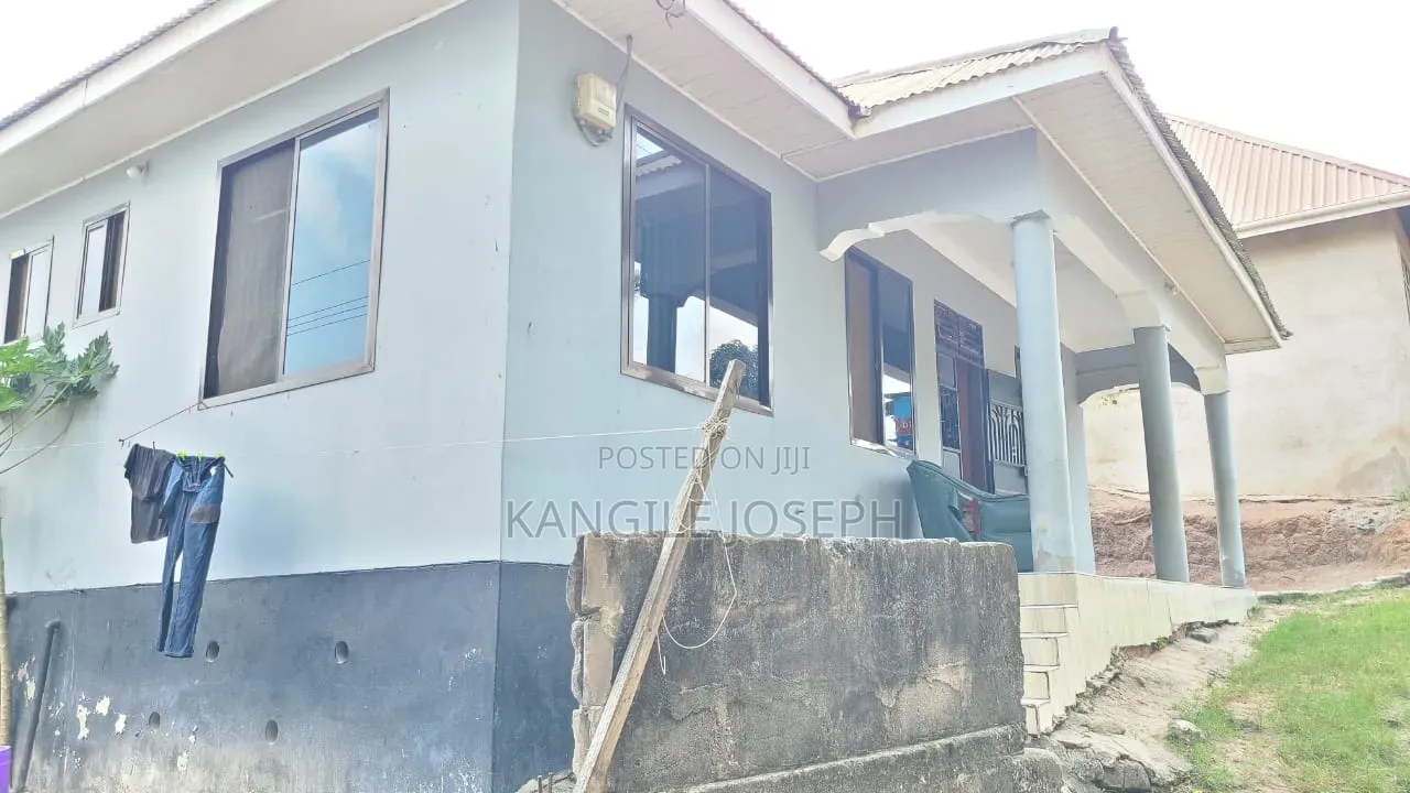 3bdrm House in Malamba Mawili, Mbezi for sale in Mbezi