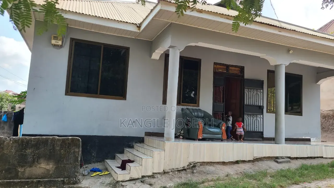 3bdrm House in Malamba Mawili, Mbezi for sale in Mbezi