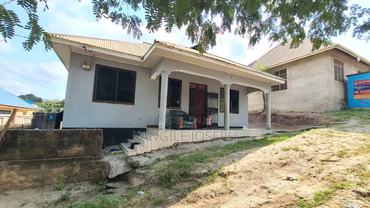 3bdrm House in Malamba Mawili, Mbezi for sale in Mbezi