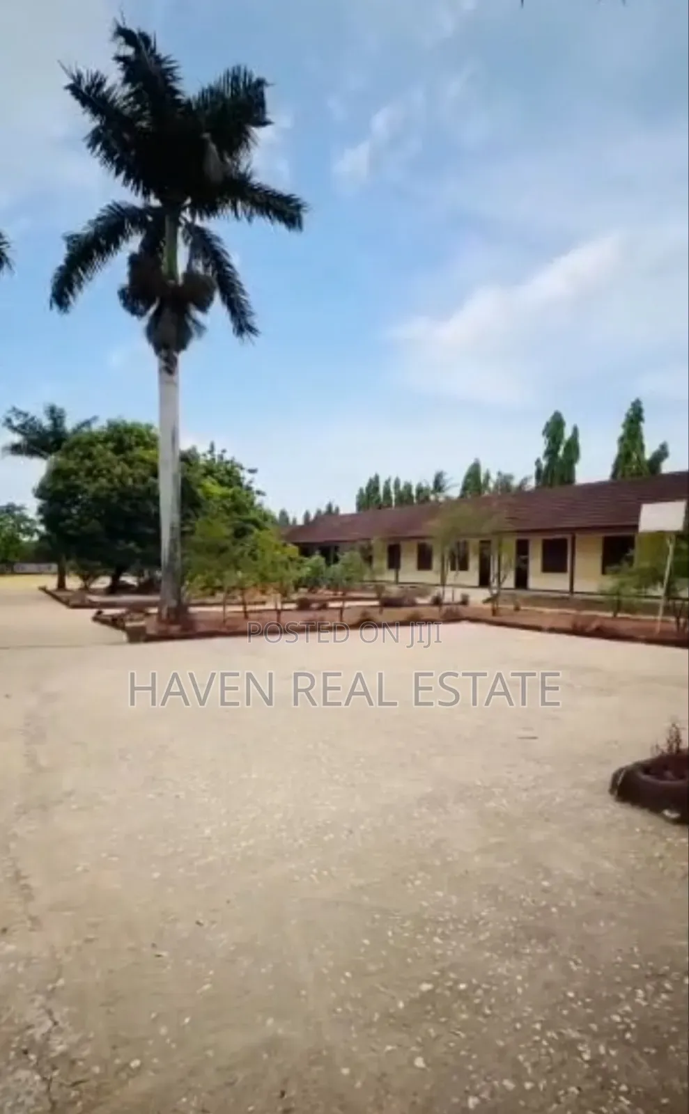 Shule Inauzwa Mbezi Beach in Mbezi Beach