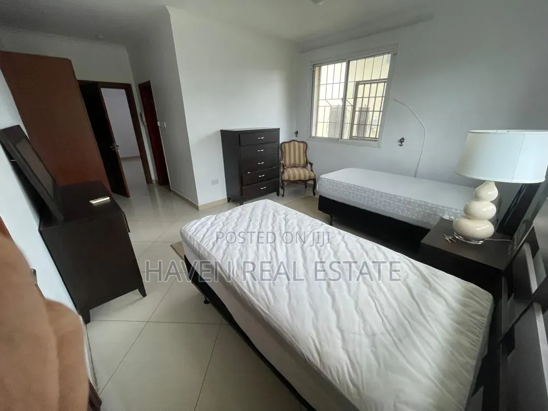 3bdrm Villa in Oyster Bay for sale in Oyster Bay