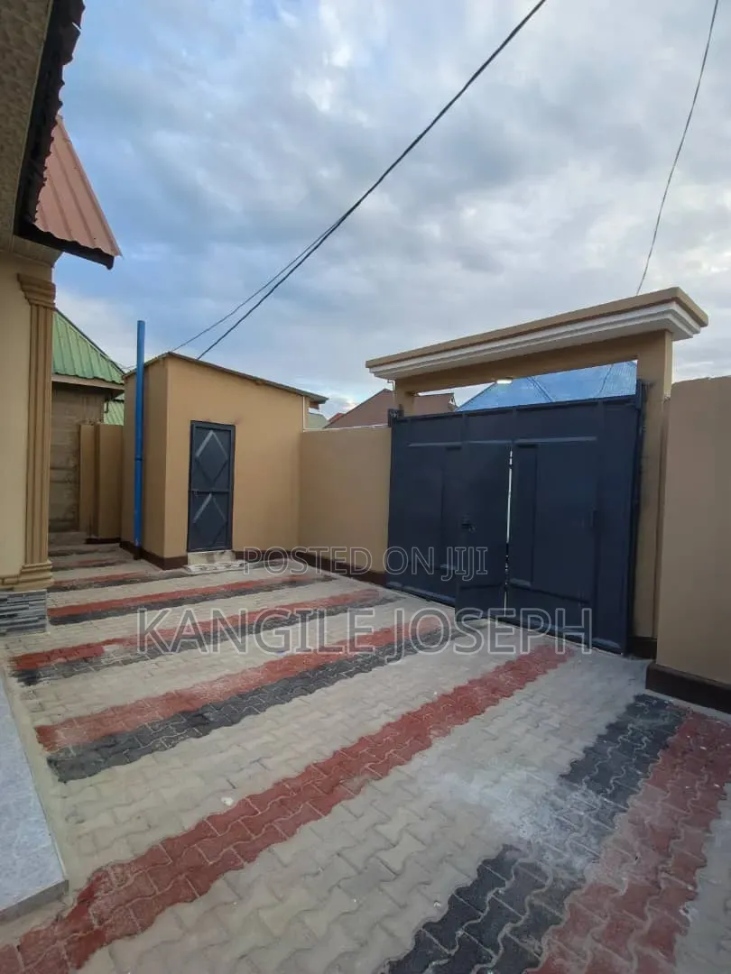 3bdrm House in Kanisa Ni Street, Mbagala for sale in Mbagala