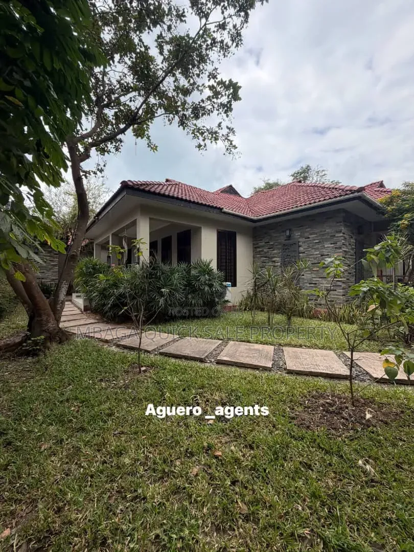 Furnished 4bdrm Villa in Oyster Bay for rent in Oyster Bay