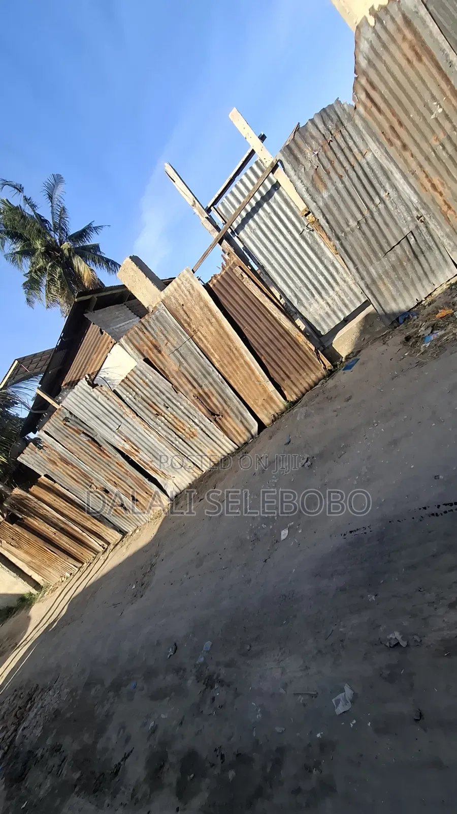 Garage Place Fenced at Cnza Palestina in Sinza