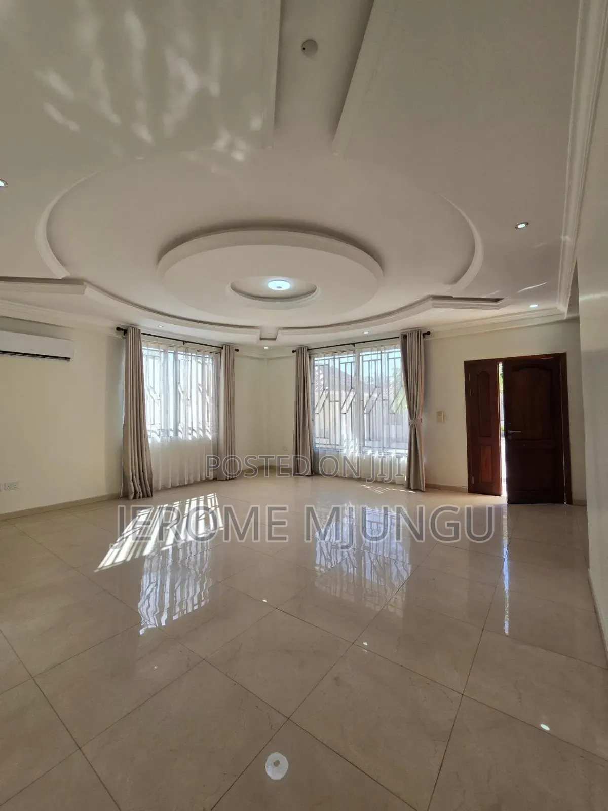 5bdrm Villa in Oyster Bay for rent in Oyster Bay