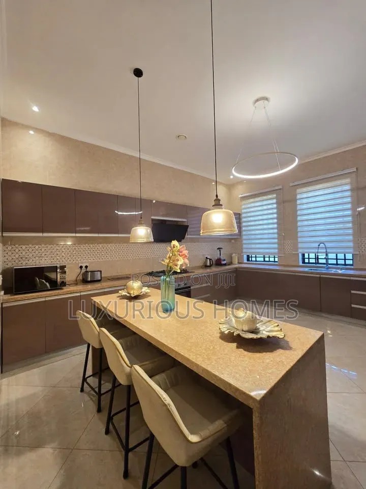 Furnished 4bdrm Villa in Oyster Bay for rent in Oyster Bay