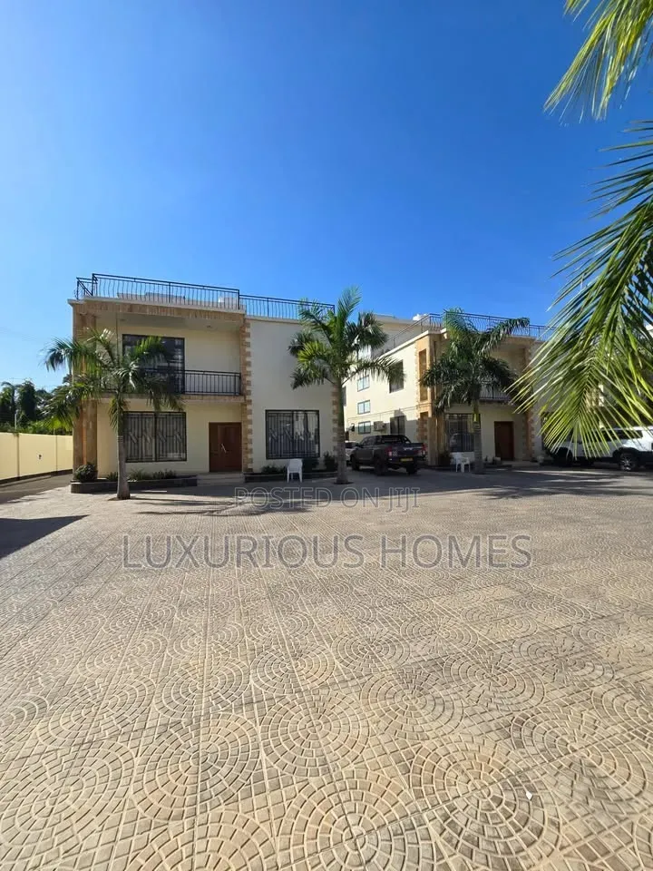 5bdrm Villa in Oyster Bay for rent in Oyster Bay