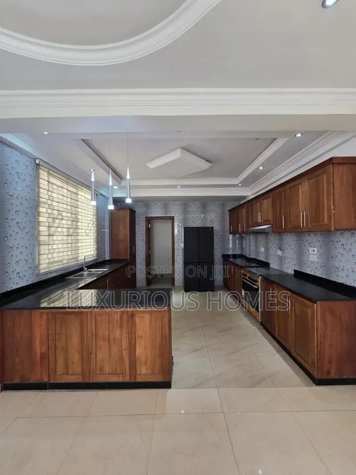 5bdrm Villa in Oyster Bay for rent in Oyster Bay