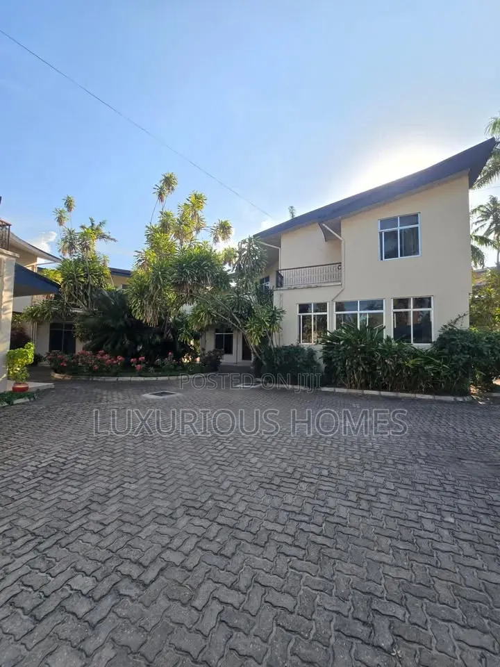 Furnished 3bdrm Villa in Mikocheni for rent in Mikocheni