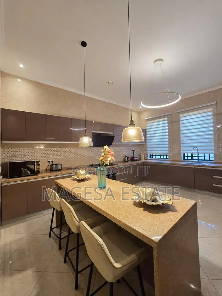 Furnished 4bdrm House in Oyster Bay for rent in Oyster Bay