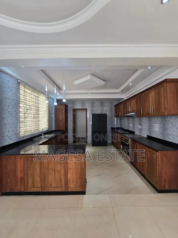5bdrm Villa in Oyster Bay for rent in Oyster Bay