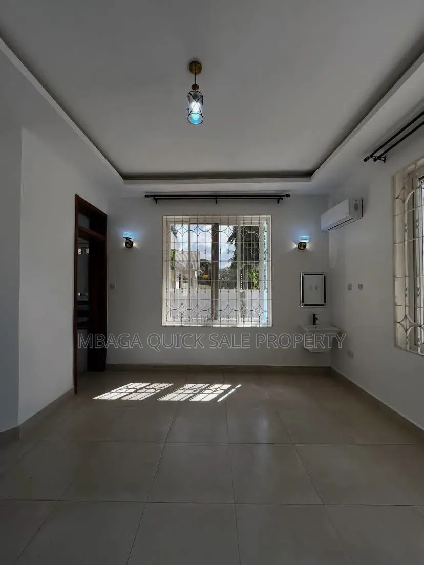 5bdrm House in Goba for rent in Goba