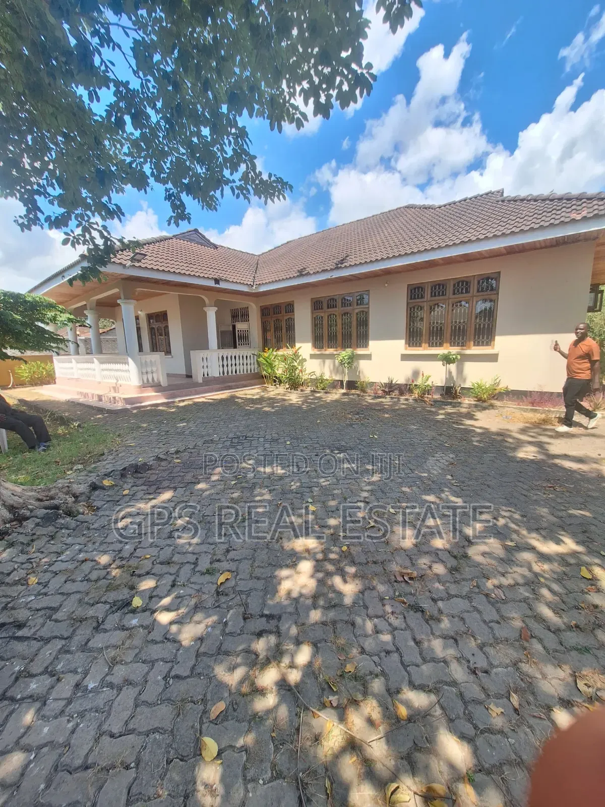 5bdrm House in Mbezi Beach, Kinondoni for sale in Kinondoni