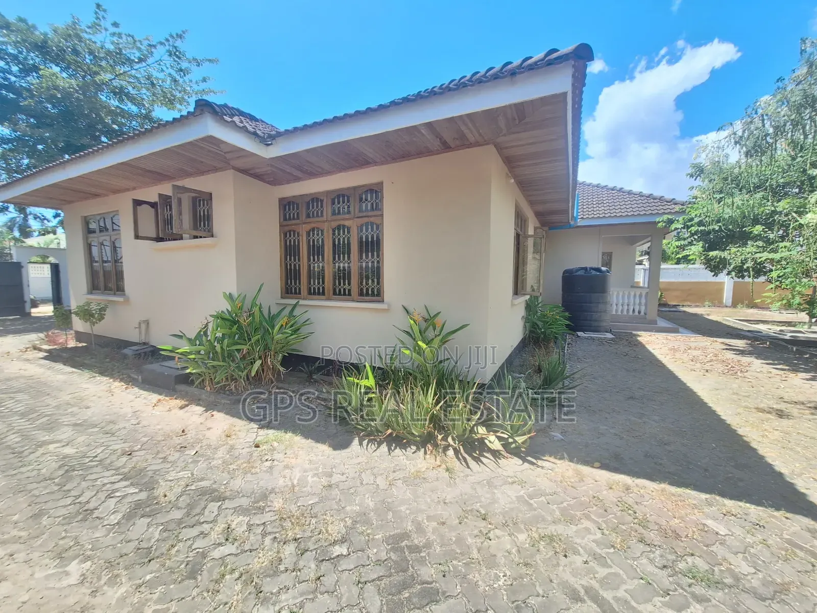 5bdrm House in Mbezi Beach, Kinondoni for sale in Kinondoni
