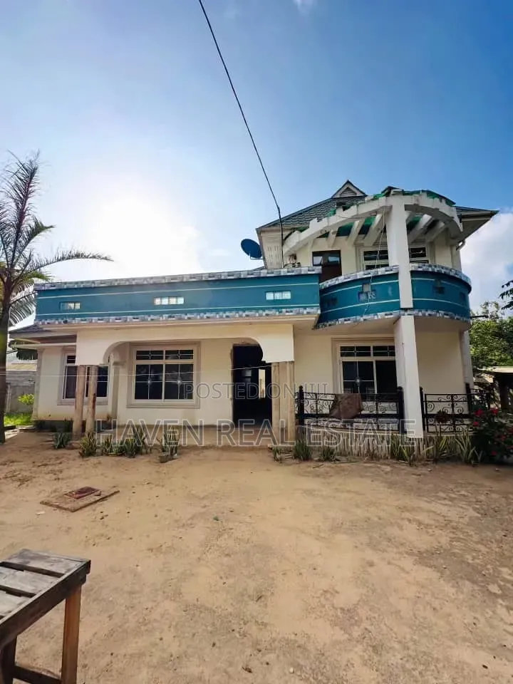 6bdrm House in Kinyerezi for sale in Kinyerezi