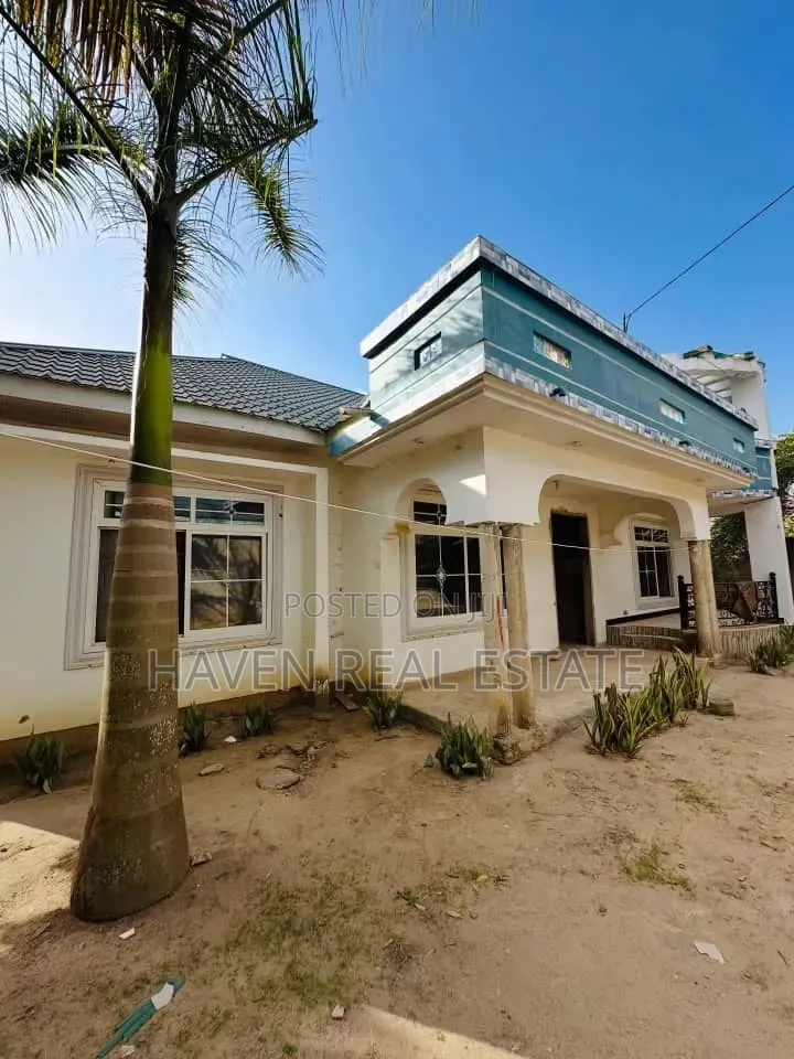 6bdrm House in Kinyerezi for sale in Kinyerezi