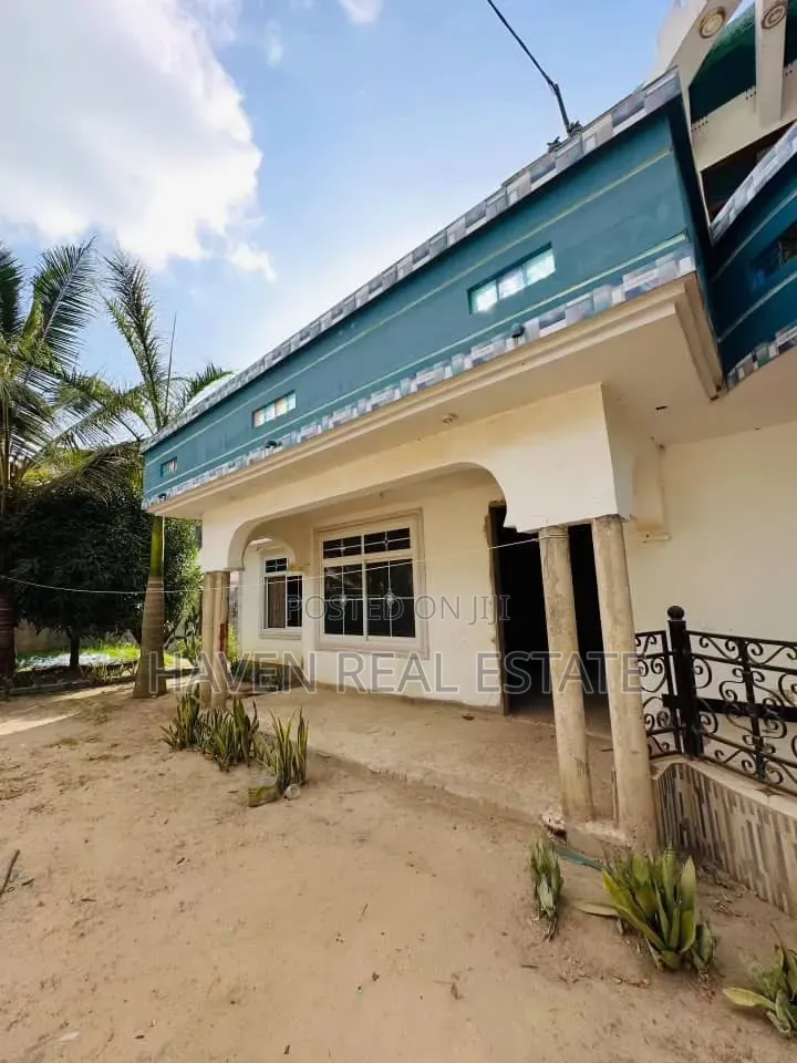 6bdrm House in Kinyerezi for sale in Kinyerezi
