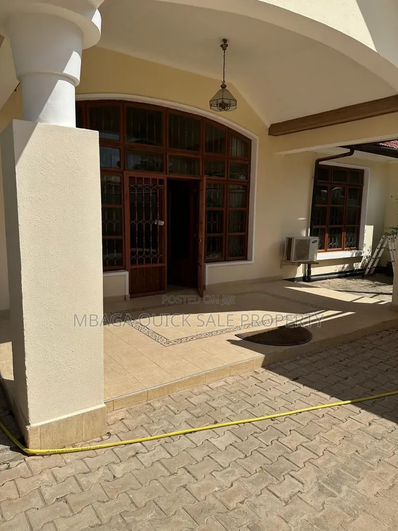 Furnished 4bdrm House in Masaki for rent in Masaki