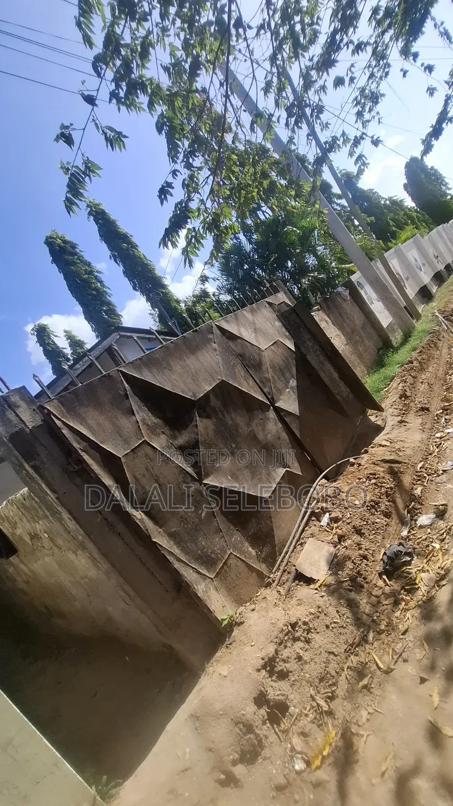 4bdrm Bungalow in Makongo Juu Ccm, Kinondoni for sale in Kinondoni