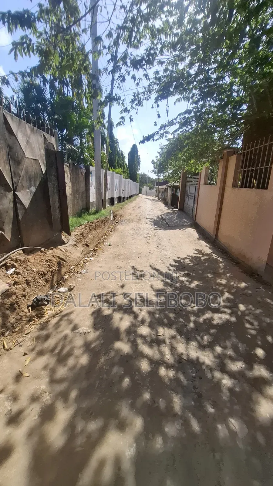 4bdrm Bungalow in Makongo Juu Ccm, Kinondoni for sale in Kinondoni