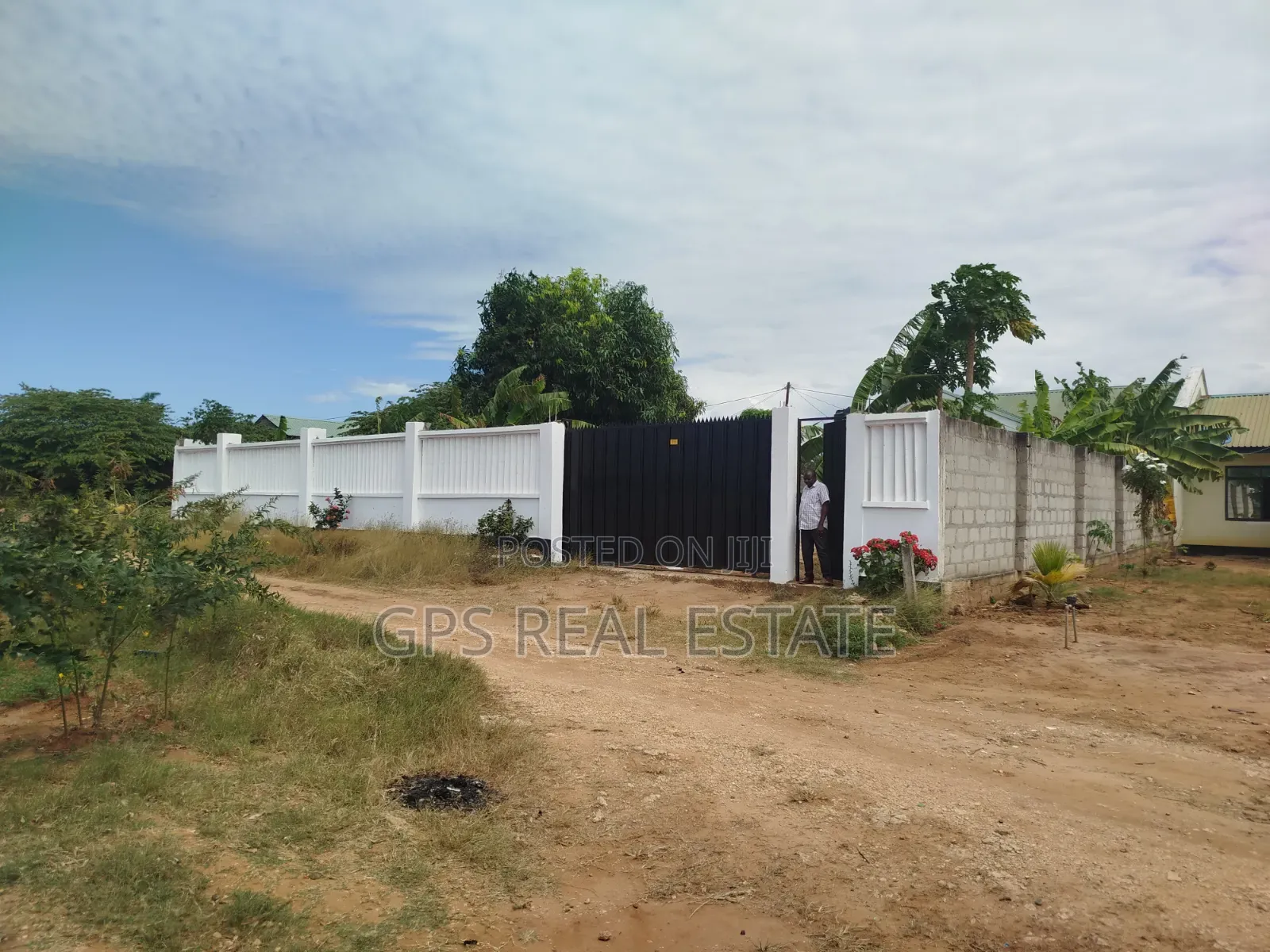 3bdrm House in Mwabepande, Kinondoni for sale in Kinondoni