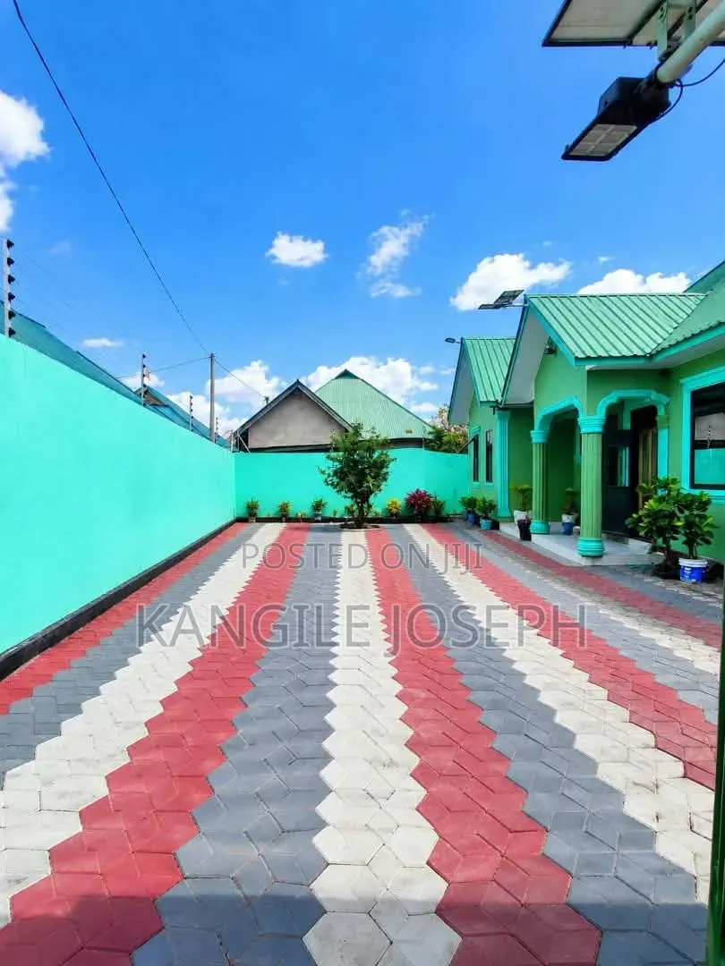 3bdrm House in Kwa Miongo Street, Mbagala for sale in Mbagala
