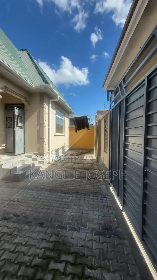 3bdrm House in Mkononi Street, Mbagala for sale in Mbagala