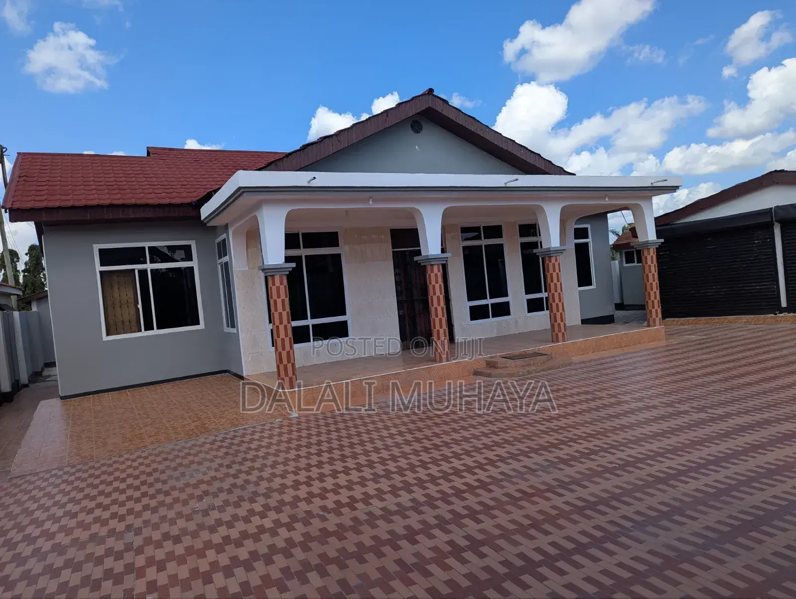 5bdrm House in Mazizini, Ukonga for sale in Ukonga