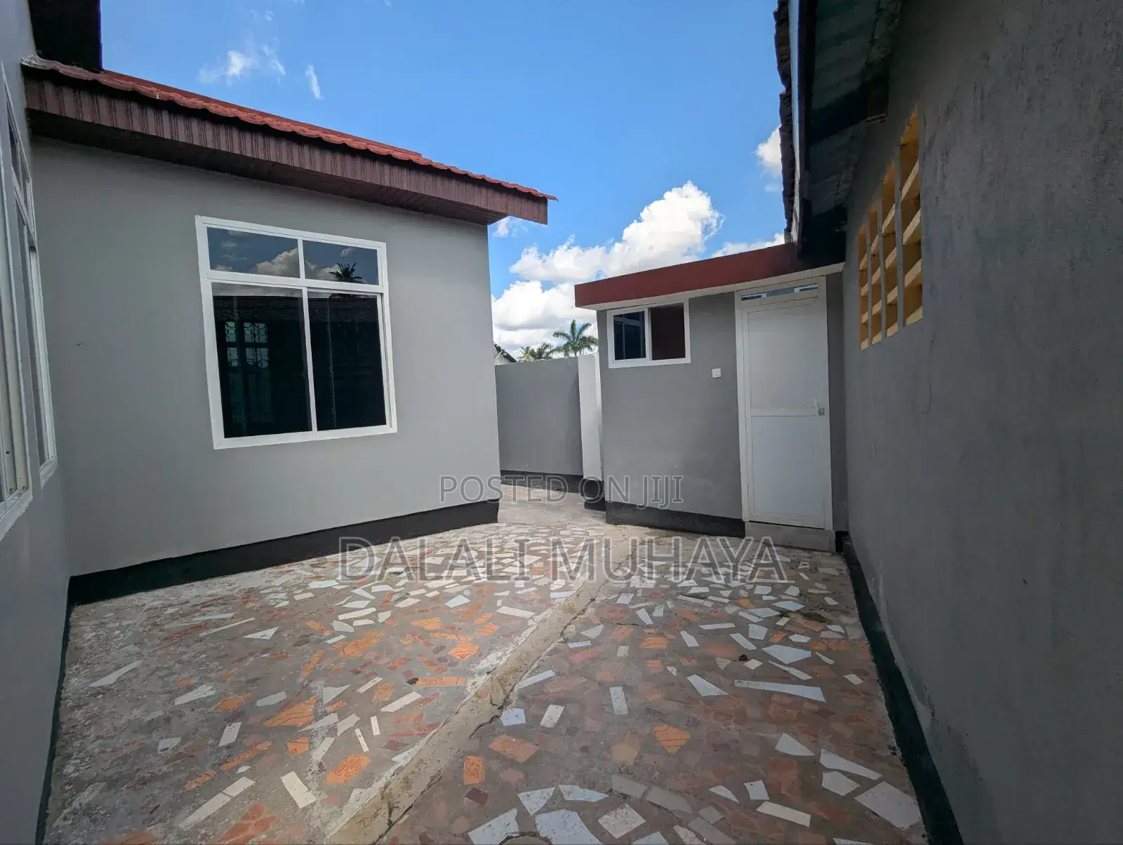 5bdrm House in Mazizini, Ukonga for sale in Ukonga