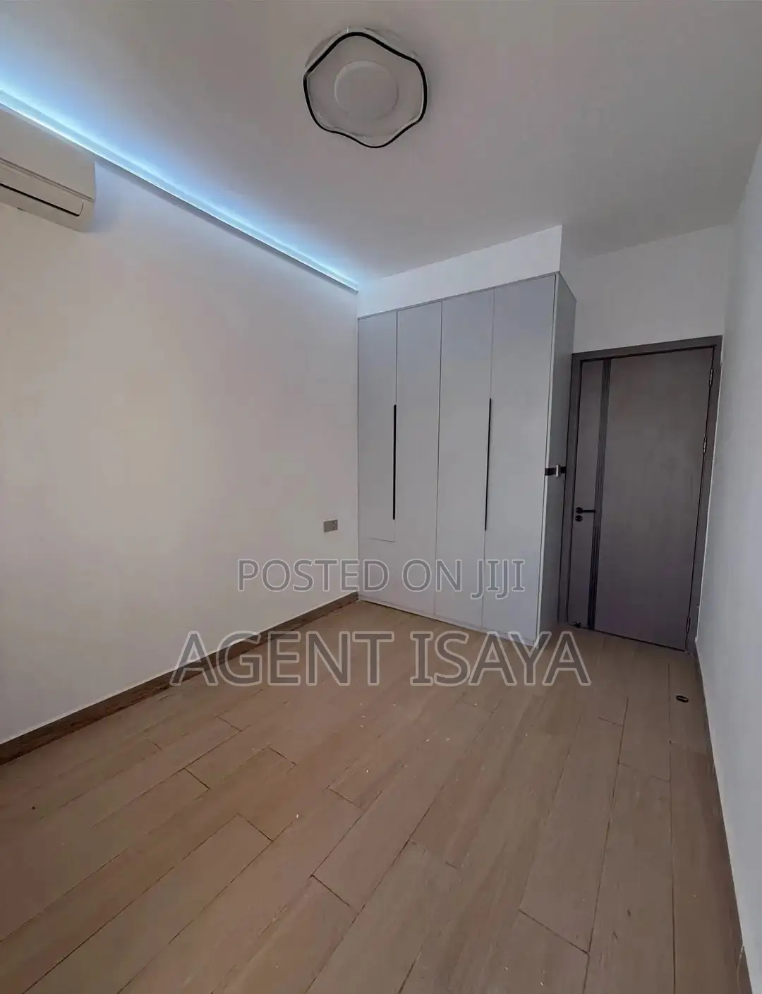 Furnished 3bdrm Apartment in Oyster Bay for sale in Oyster Bay